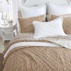 Laura Ashley ~ Full/Queen Loveston Red 3pc Quilt Set ~ 100% Cotton ~Reversible